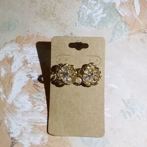 Elegant Gold Flower Earrings